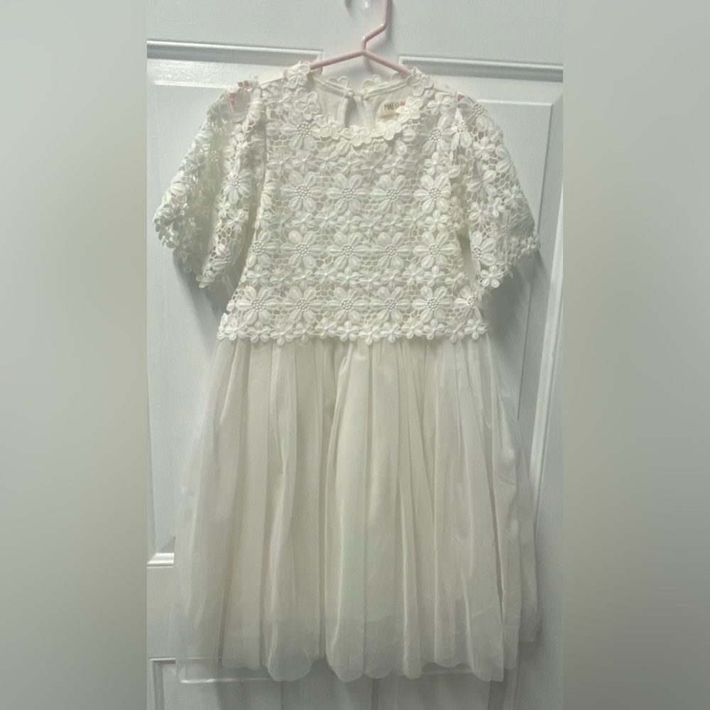 Girl’s Lace dress with tulle Fancy. size 6-6x. Like new By Mae Li Rose